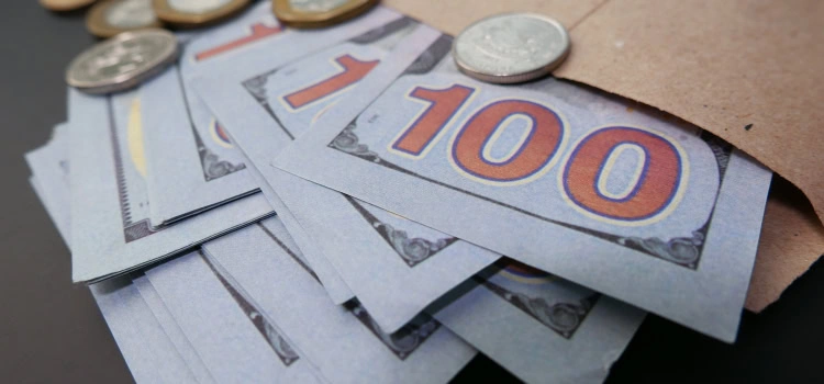 100